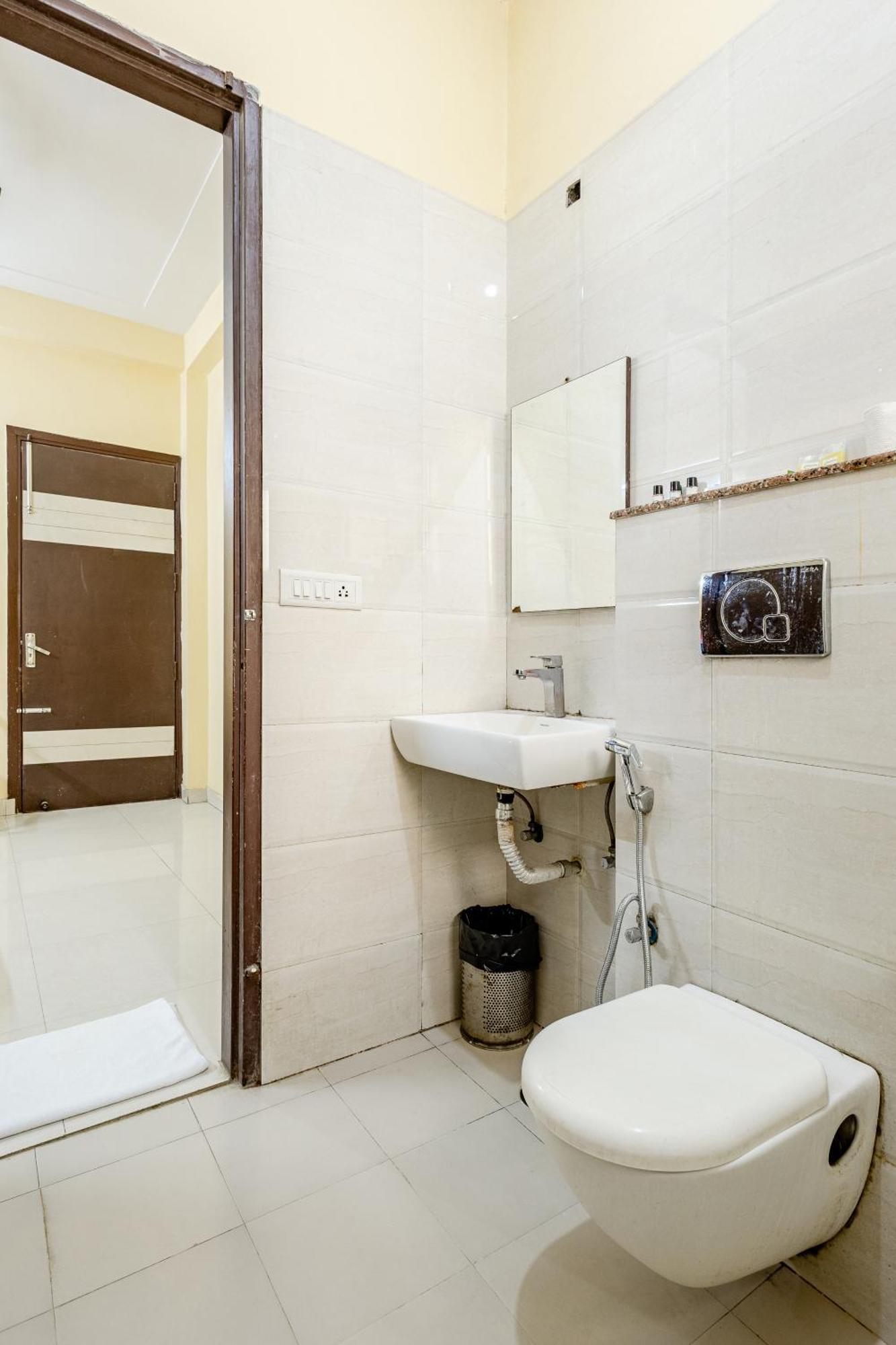 Lime Tree Studio Near Fortis Gurgaon Bagian luar foto